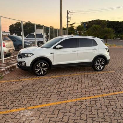 VOLKSWAGEN T-CROSS 1.4 250 TSI TOTAL FLEX HIGHLINE AUTOMÁTICO VOLKSWAGEN T-CROSS 1.4 250 TSI TOTAL FLEX HIGHLINE AUTOMÁTICO